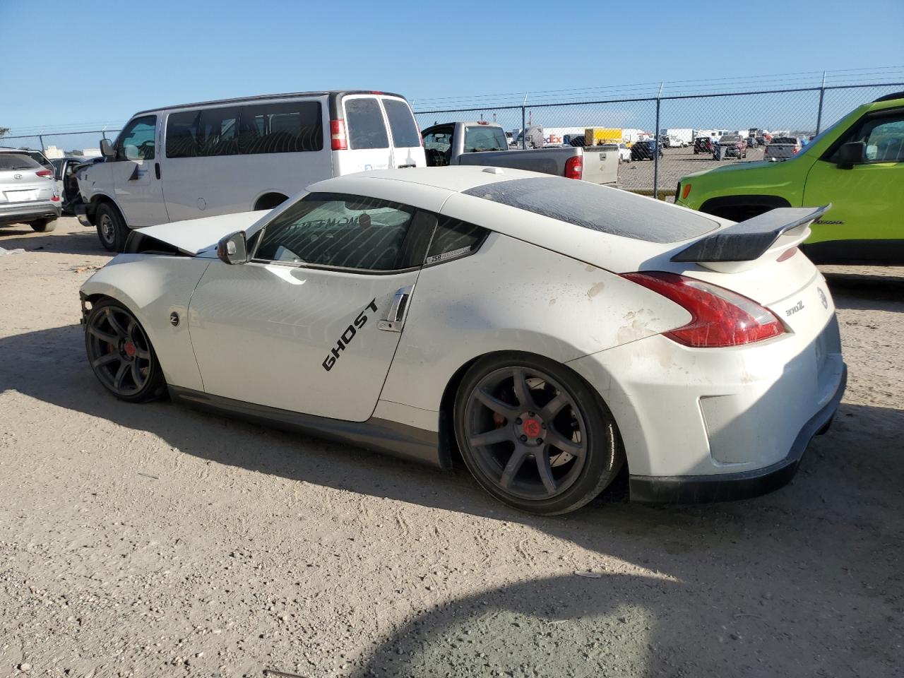 2014 Nissan 370Z - Image 2