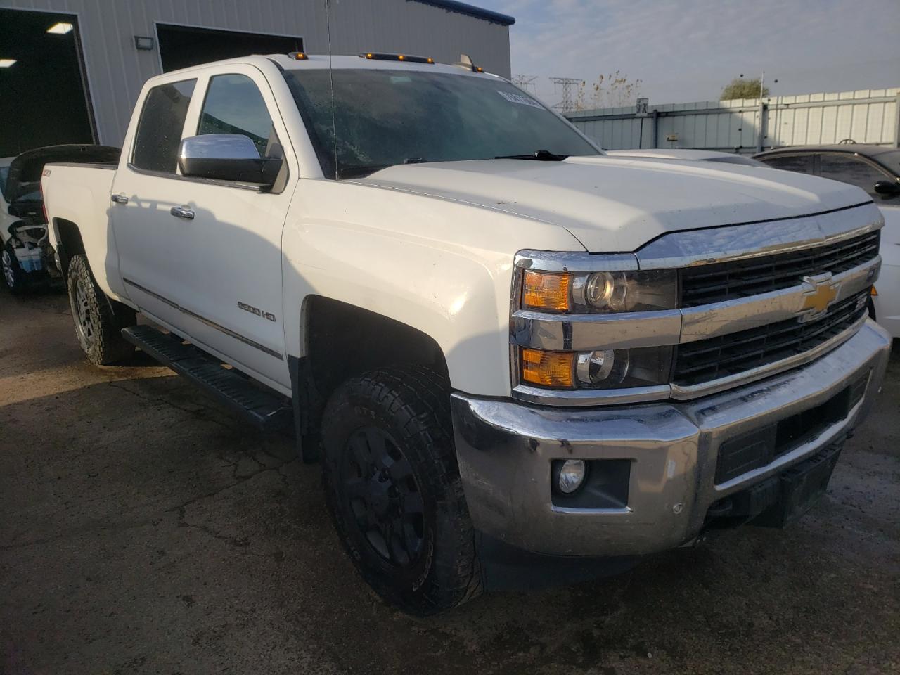 2015 Chevrolet Silverado - Image 4