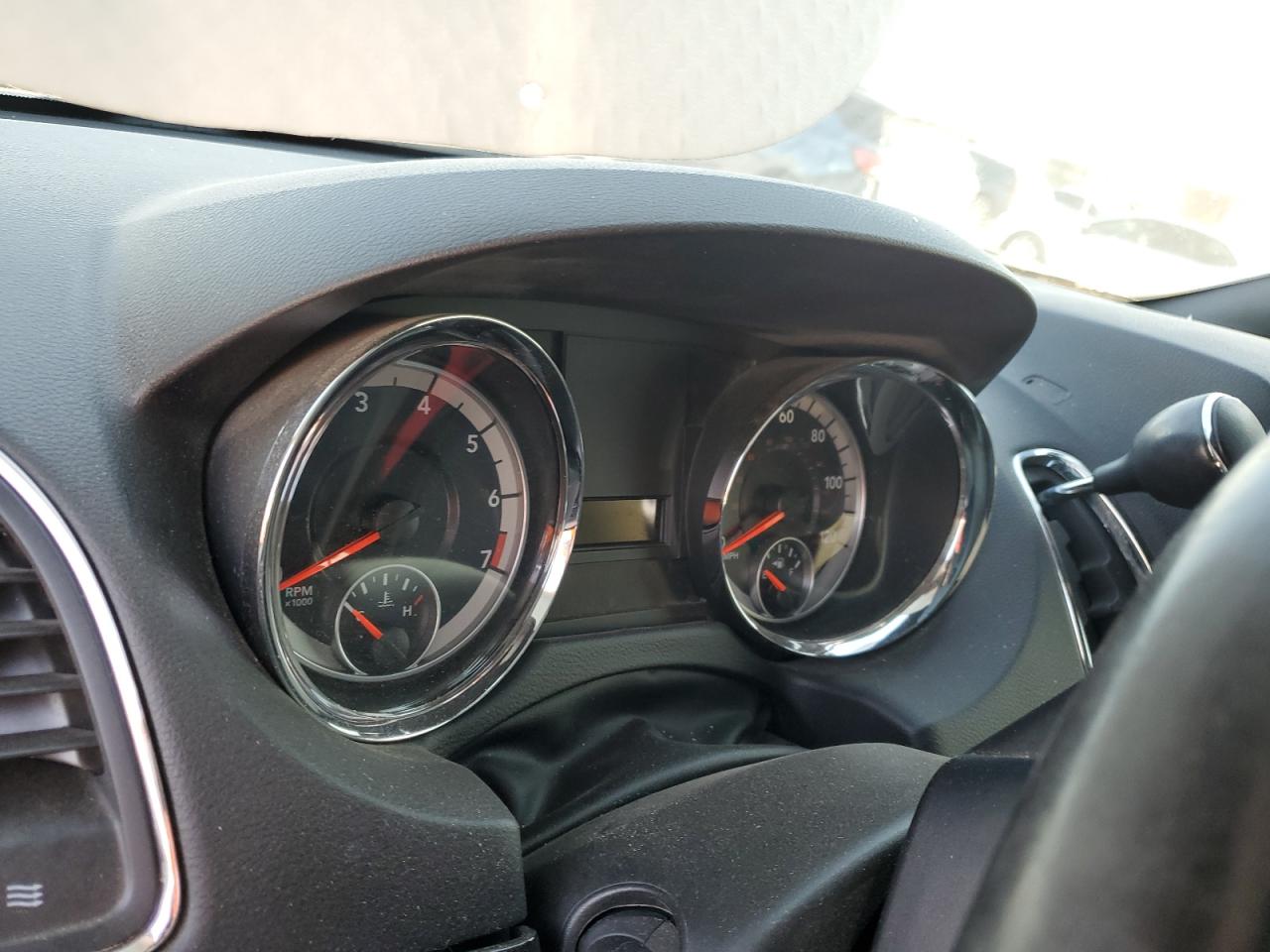 2019 Dodge Caravan - Image 9