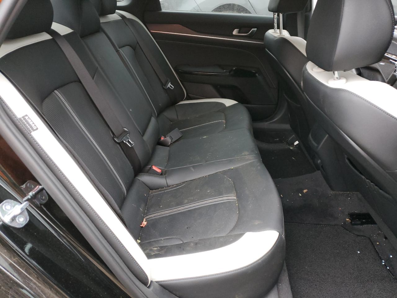 2025 Kia K5 - Image 10