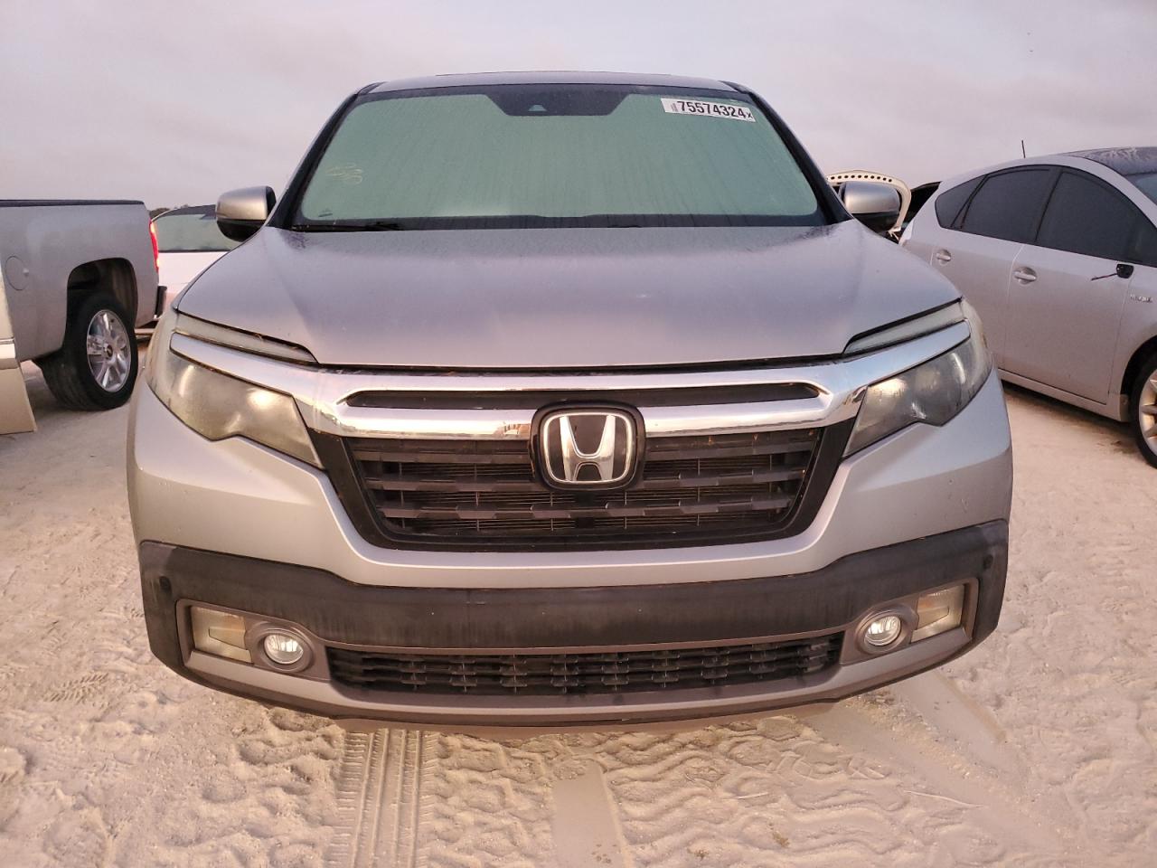 2017 Honda Ridgeline - Image 5