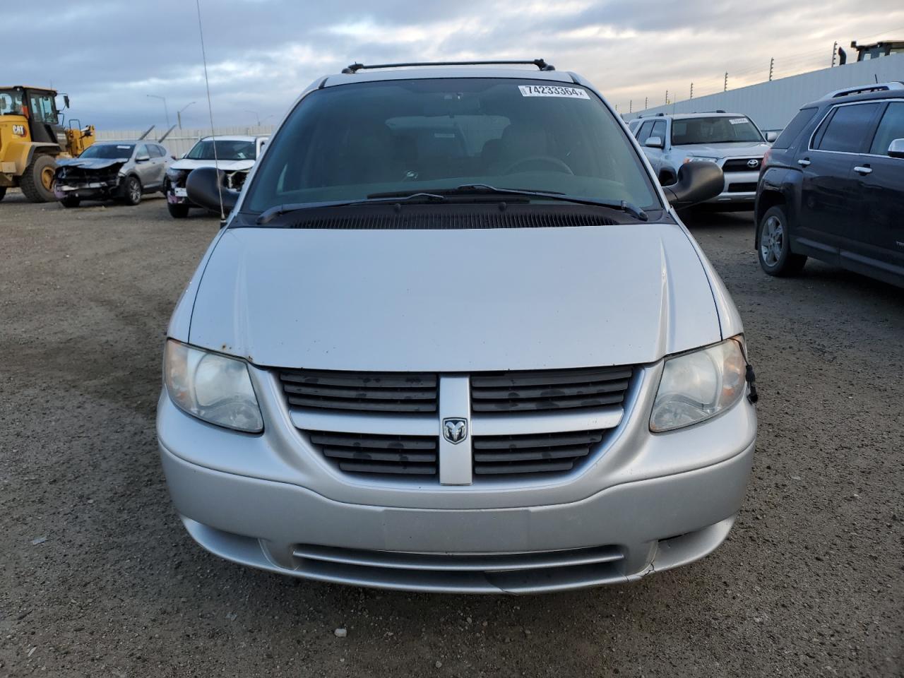 2005 Dodge Caravan - Image 5