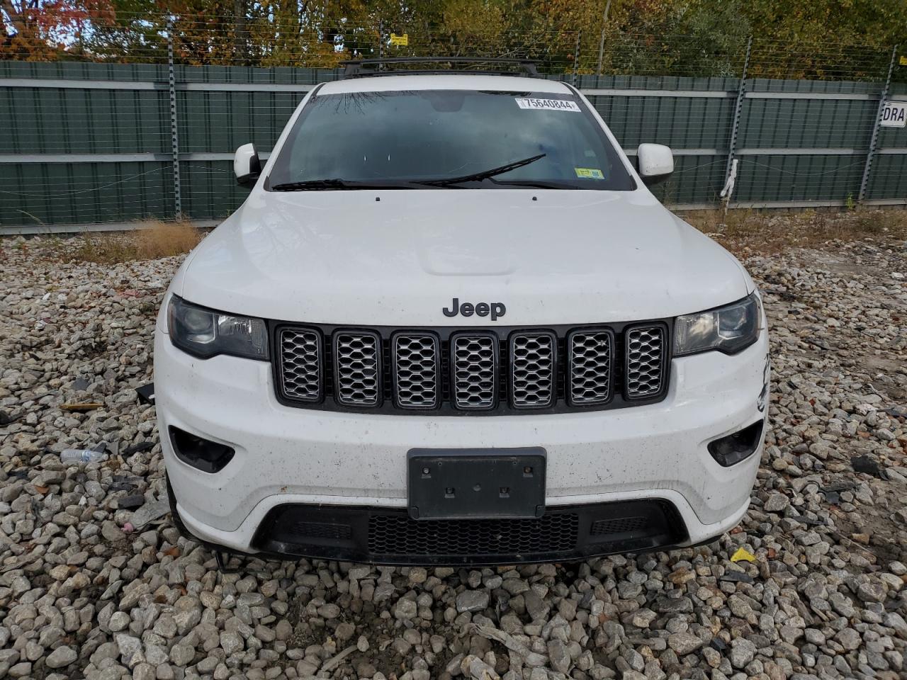 2017 Jeep Grand Cherokee - Image 5