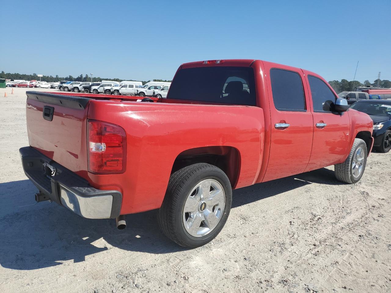 2011 Chevrolet Silverado - Image 3