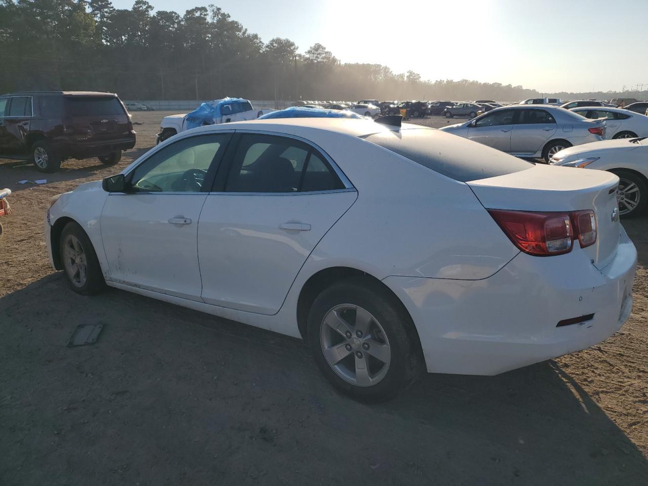 2016 Chevrolet Malibu - Image 2