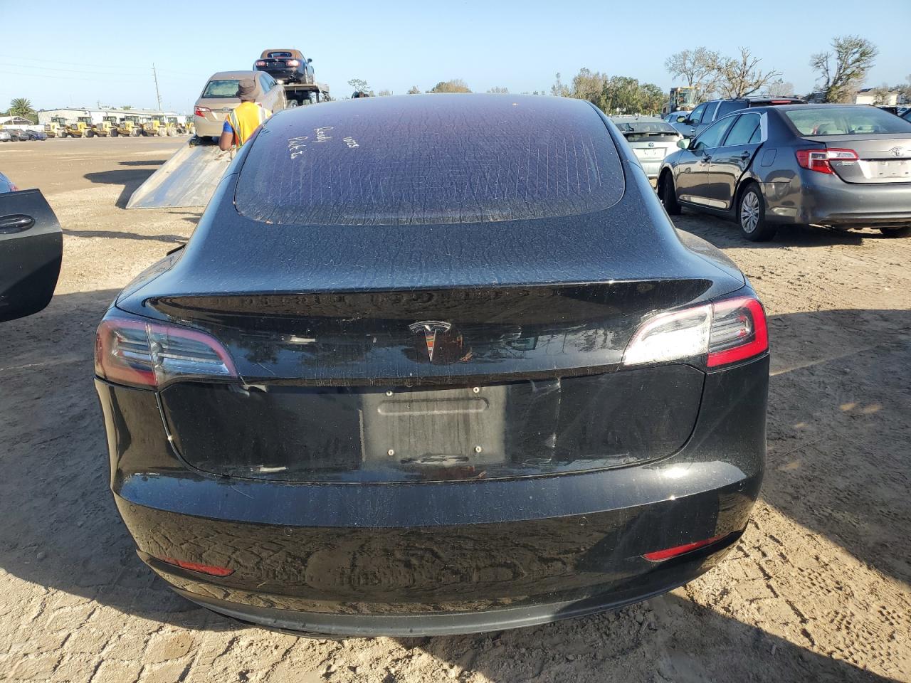 2018 Tesla Model 3 VIN: 5YJ3E1EA2JF018783 Lot: 75060534