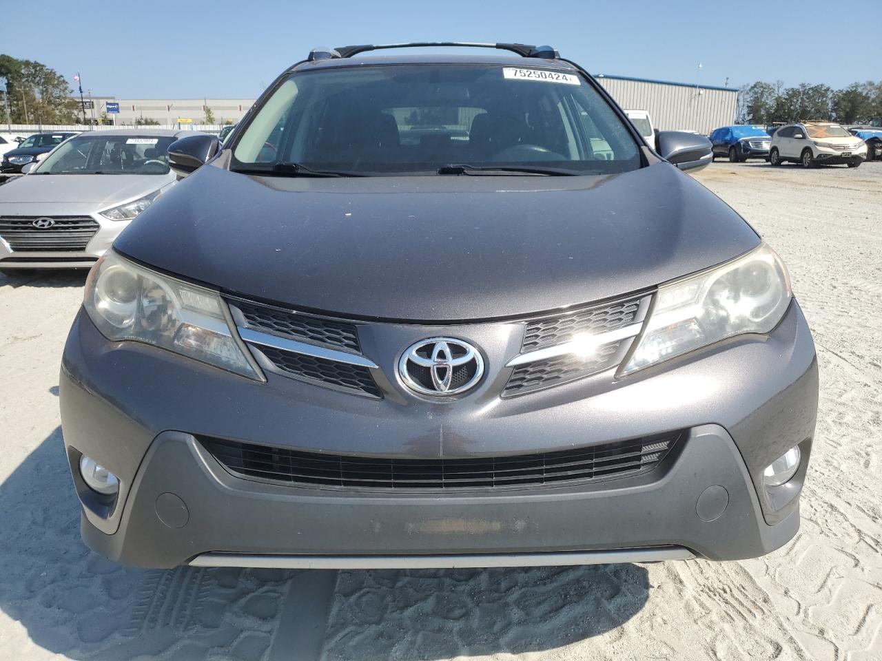 2015 Toyota RAV 4 - Image 5