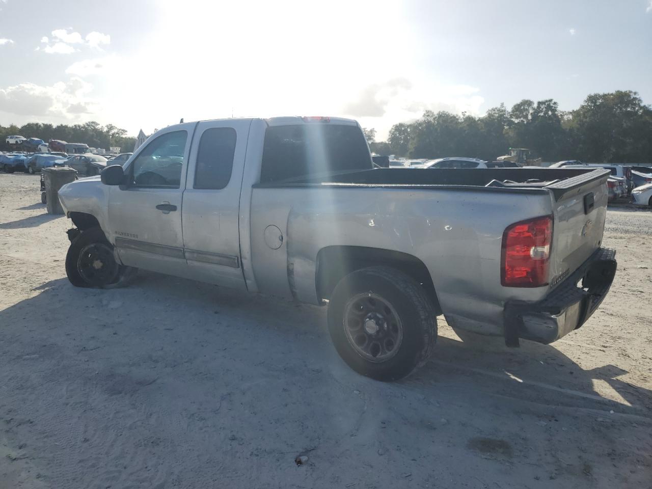 2013 Chevrolet Silverado - Image 2