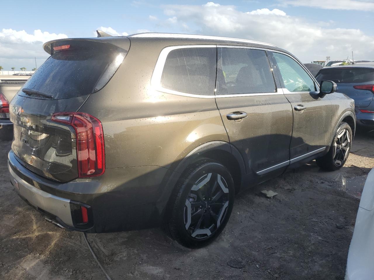 2023 Kia Telluride - Image 3