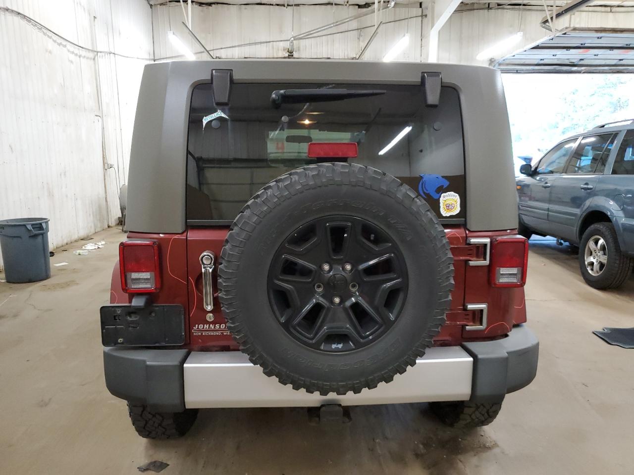 2008 Jeep Wrangler Unlimited Sahara VIN: 1J4GA591X8L598235 Lot: 73567024