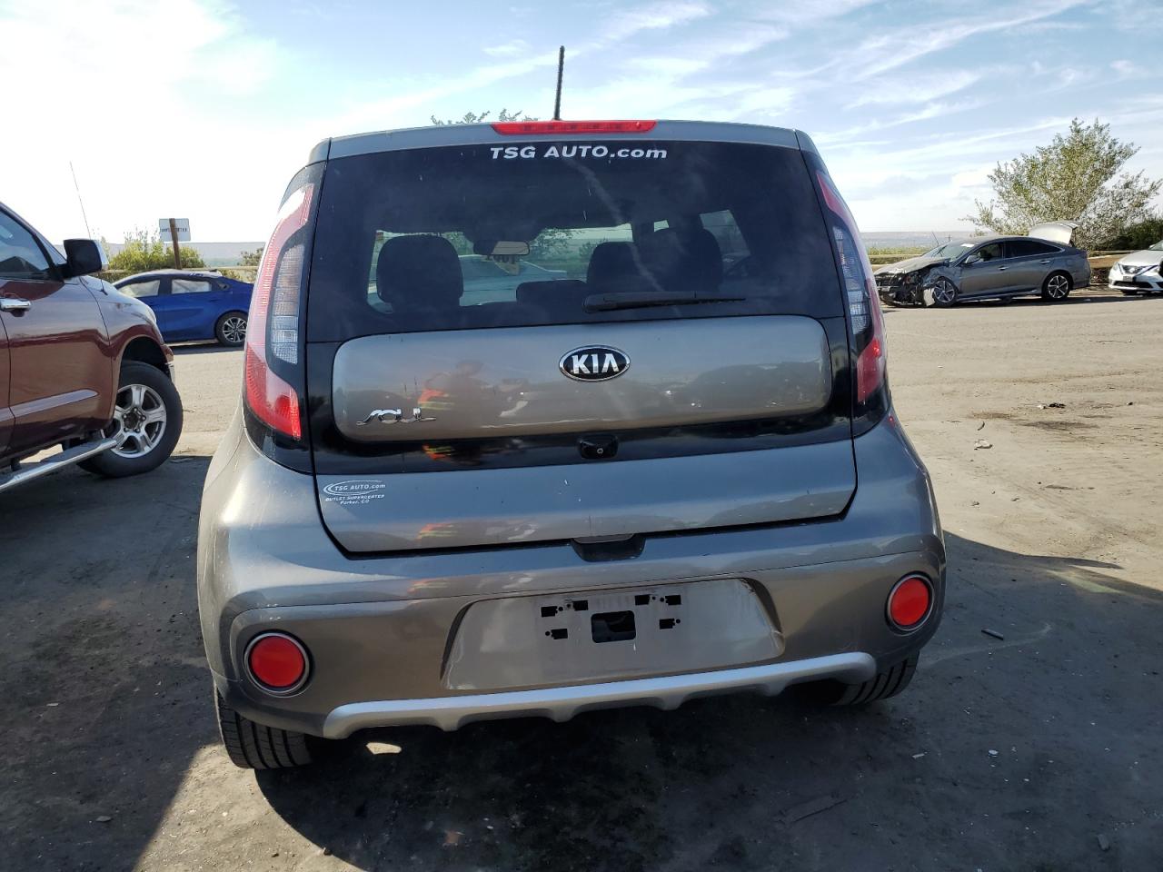 KNDJP3A58J7536926 2018 Kia Soul +