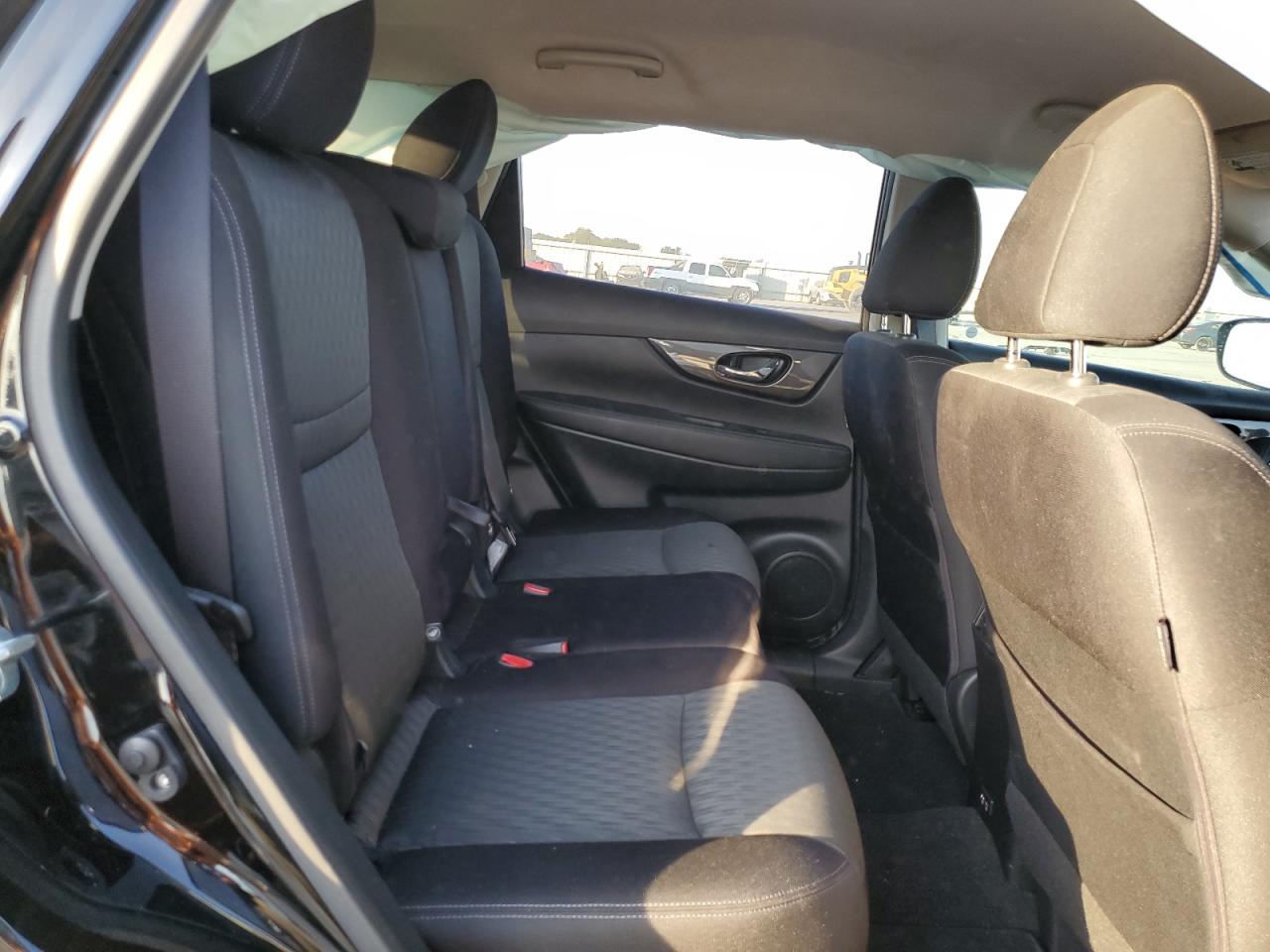 2019 Nissan Rogue - Image 11