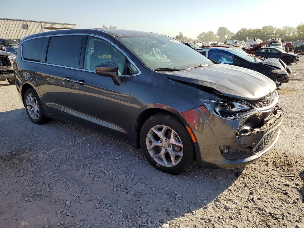 2019 Chrysler Pacifica - Image 4