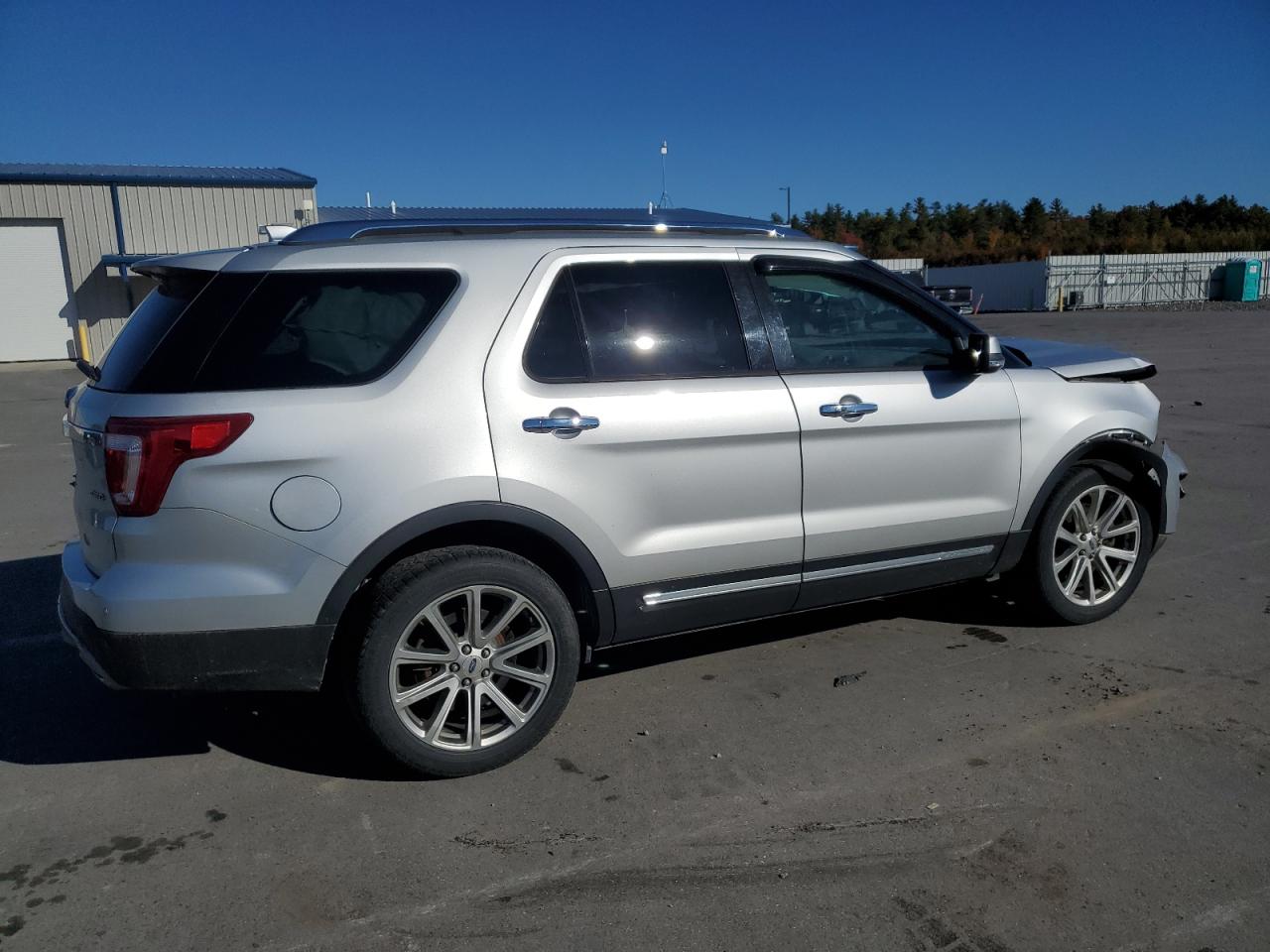 VIN 1FM5K8F82GGA36412 2016 FORD EXPLORER no.3