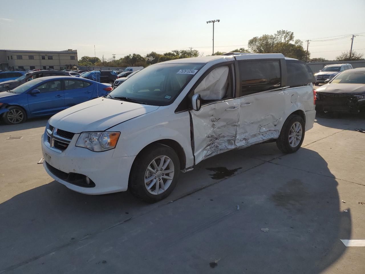 2019 Dodge Caravan - Image 1
