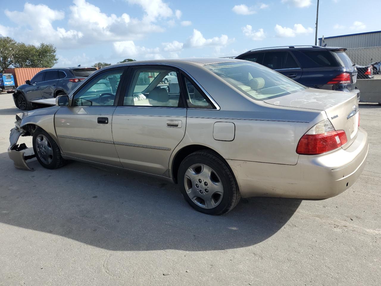 2004 Toyota Avalon - Image 2