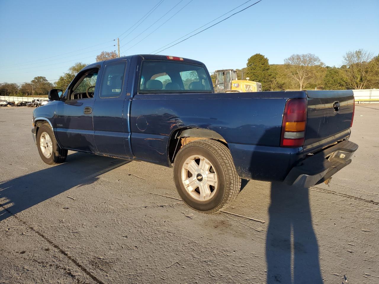 2001 Chevrolet Silverado - Image 2