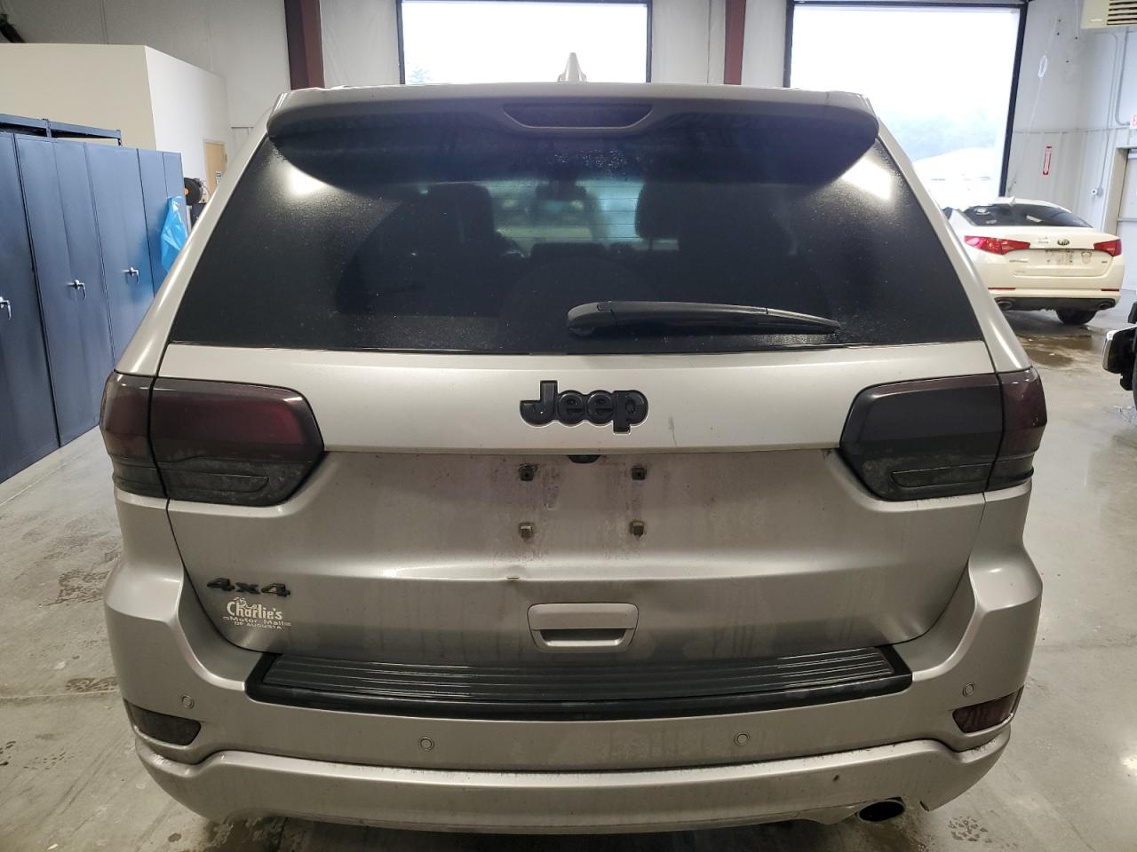 1C4RJFAG4JC435509 2018 Jeep Grand Cherokee Laredo