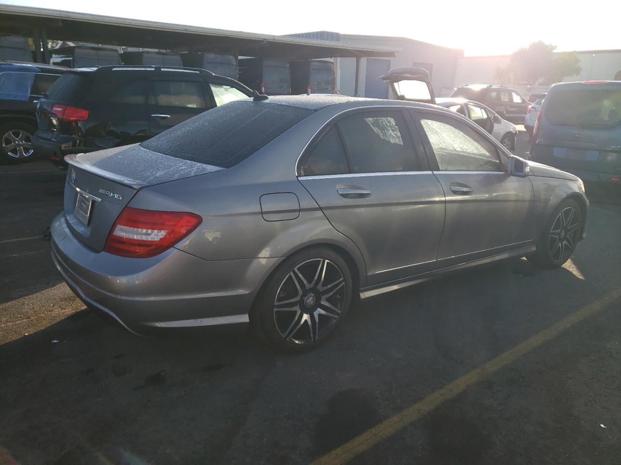 VIN WDDGF4HB9EG235236 2014 MERCEDES-BENZ C-CLASS no.3