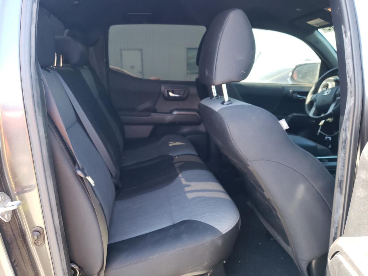 2022 Toyota Tacoma - Image 10