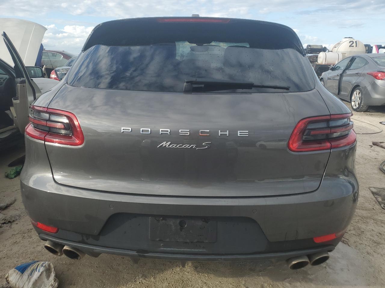 2016 Porsche Macan S VIN: WP1AB2A58GLB44276 Lot: 74739314