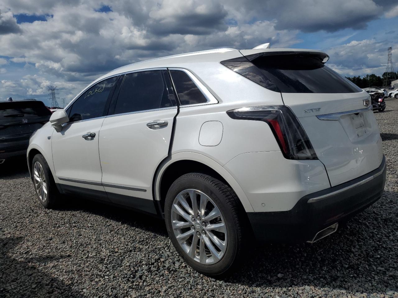 2019 Cadillac XT5 - Image 2