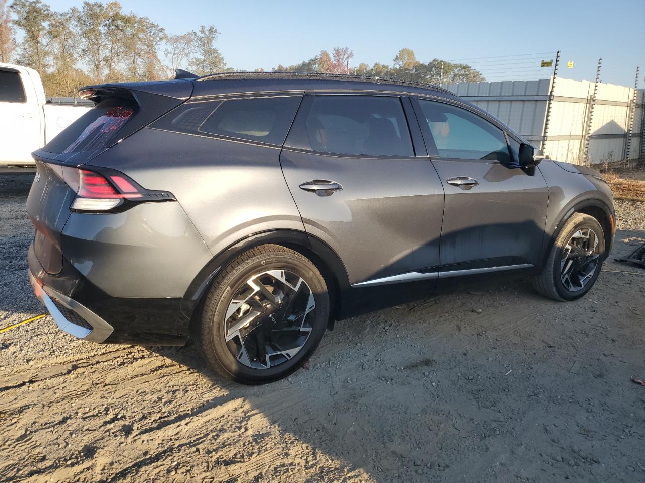 2023 Kia Sportage - Image 3