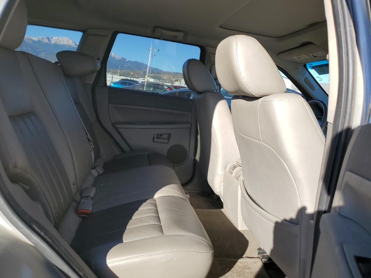 2007 Jeep Grand Cherokee Laredo VIN: 1J8GR48K37C692189 Lot: 77687274