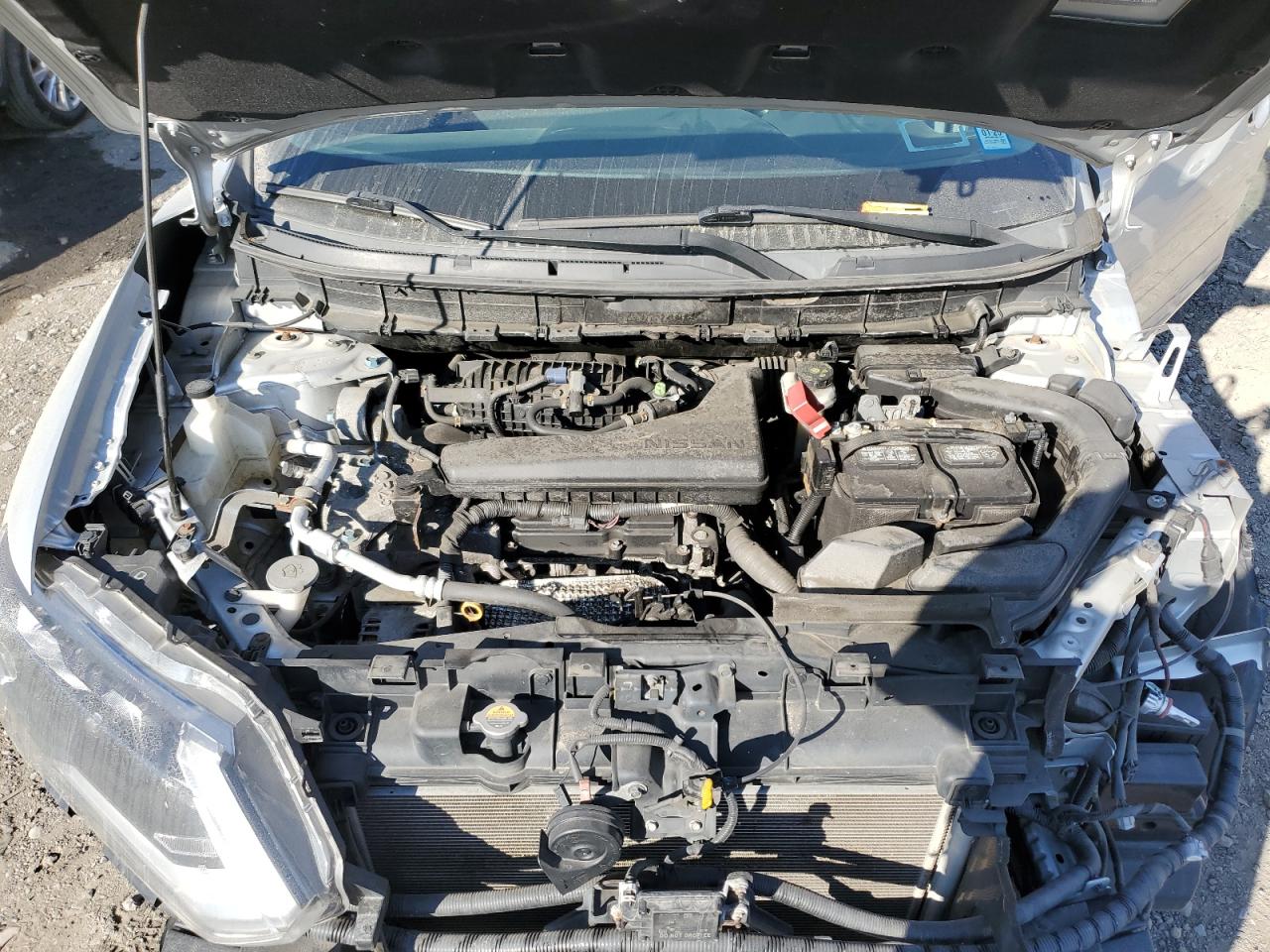 2018 Nissan Rogue - Image 12
