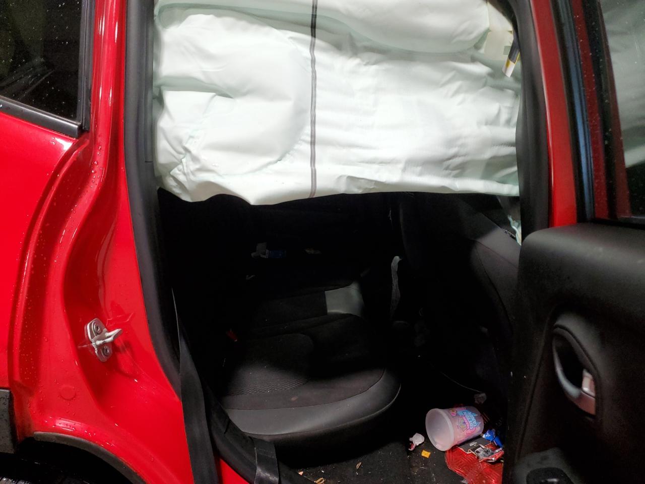 2019 Jeep Renegade - Image 10