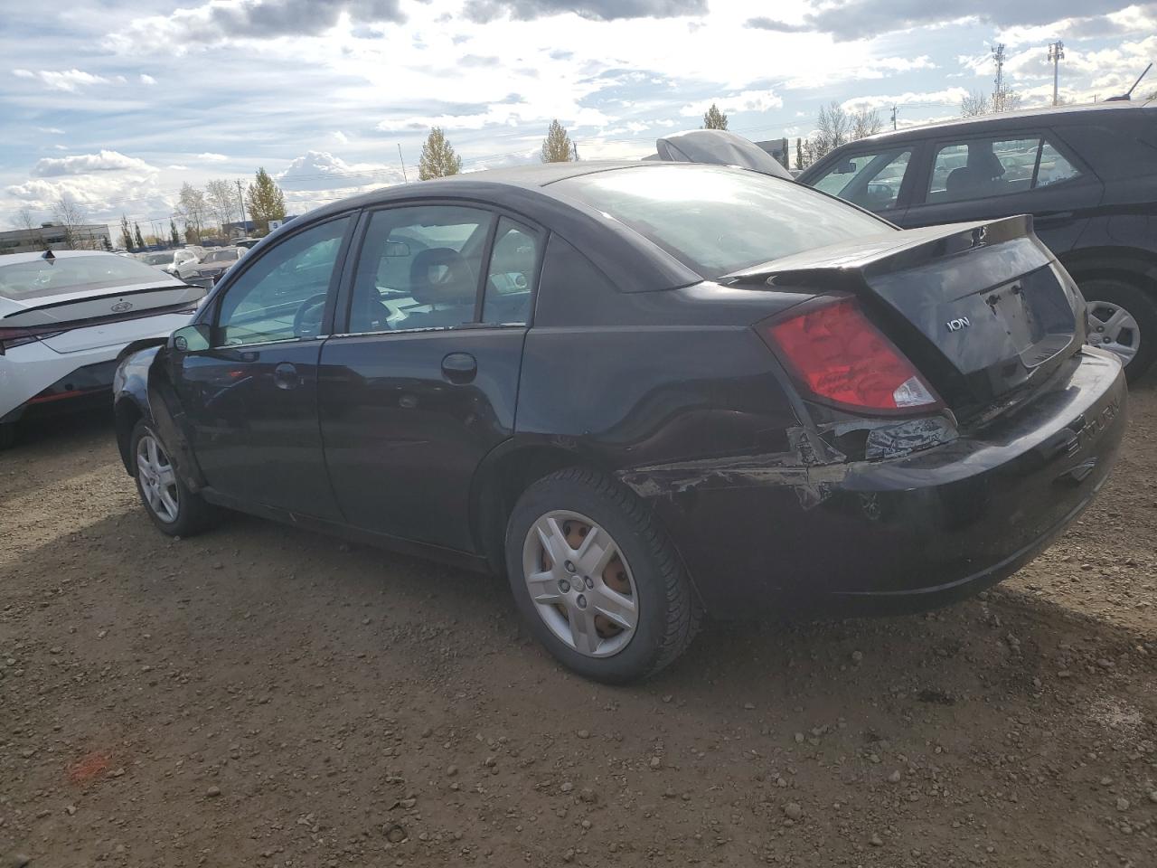 2007 Saturn ION - Image 2