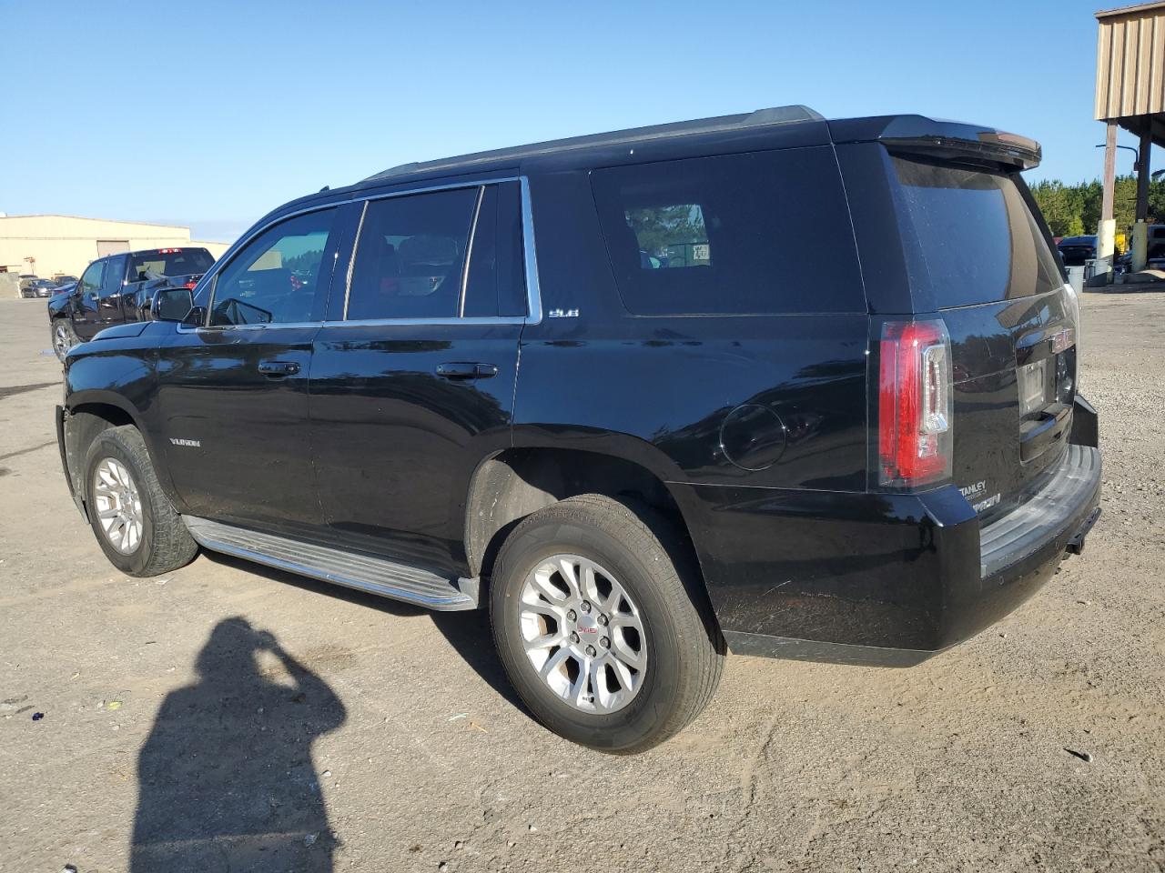 2016 GMC Yukon - Image 2