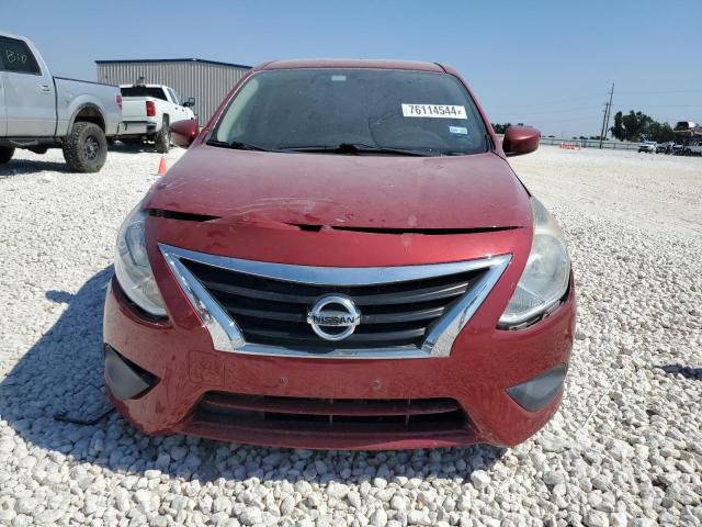 Седани NISSAN VERSA 2015 Червоний