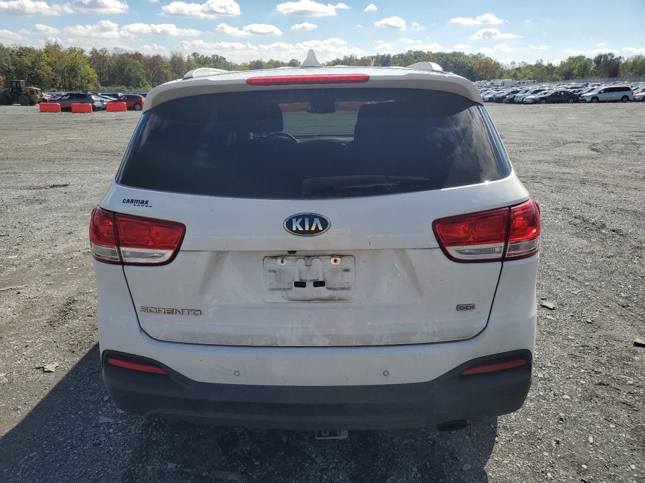 5XYPGDA34HG329008 2017 Kia Sorento Lx