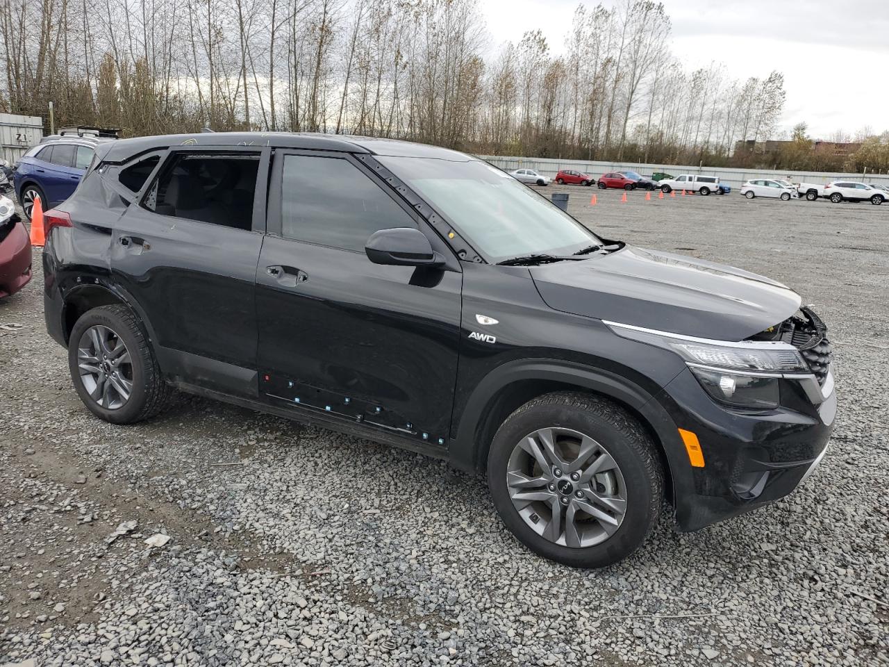 2022 Kia Seltos - Image 4