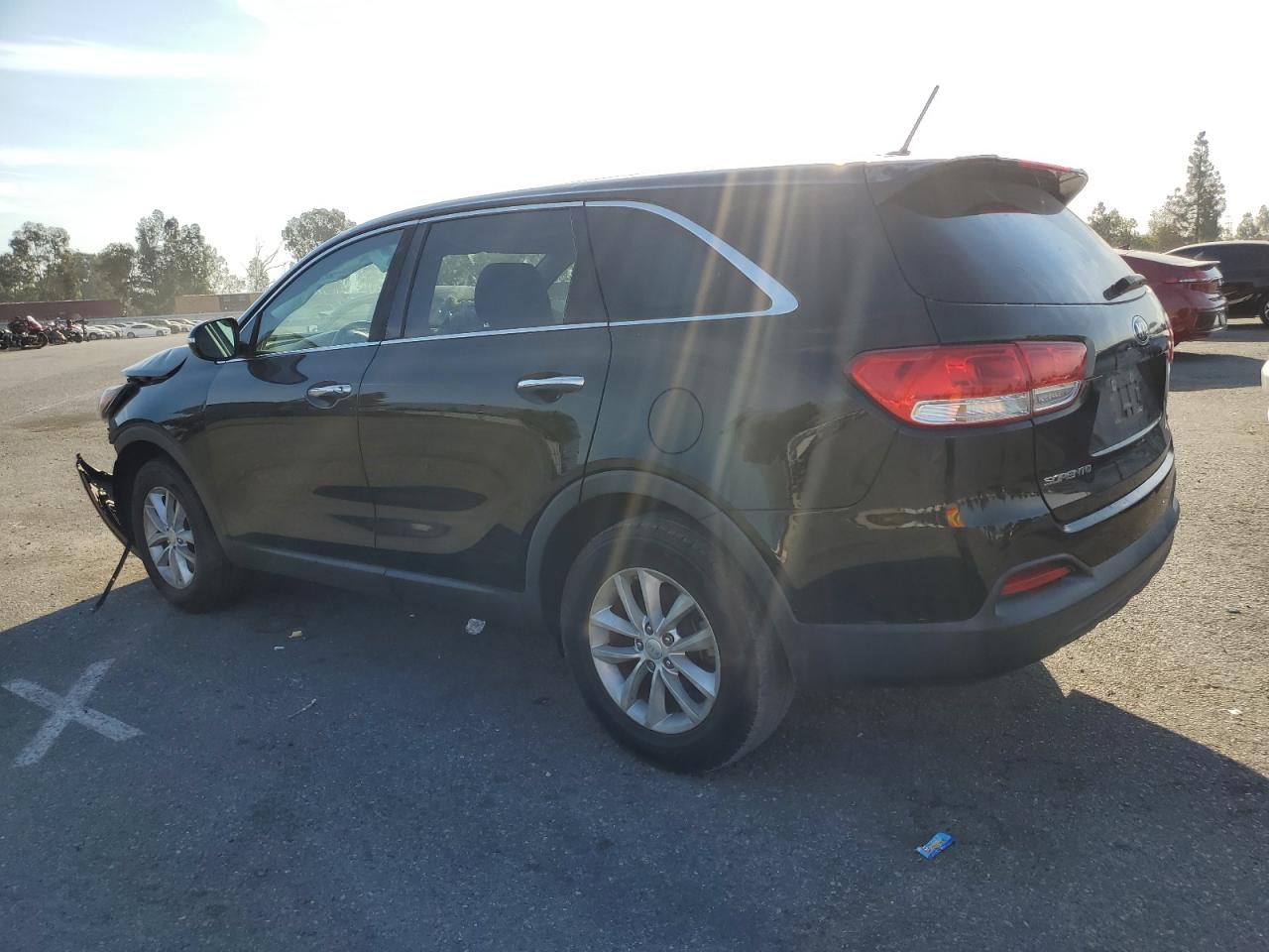 2016 Kia Sorento - Image 2