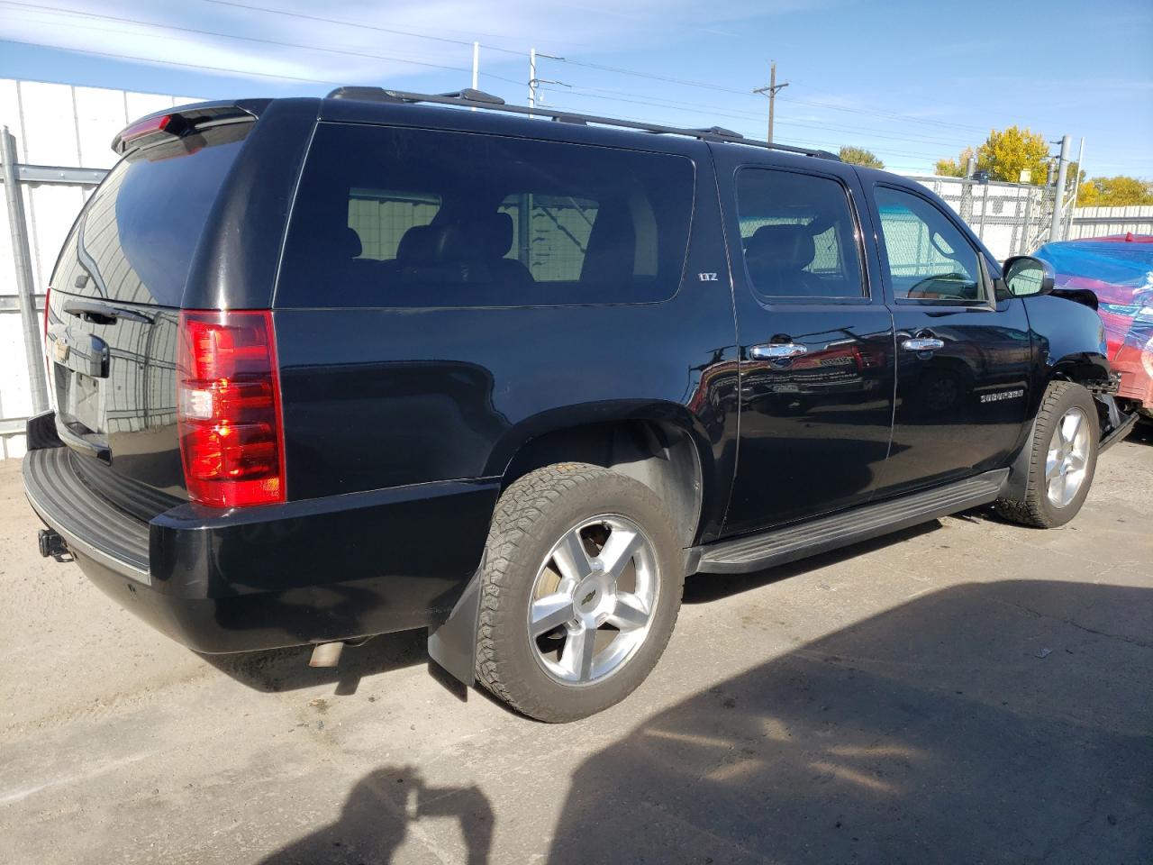 2014 Chevrolet Suburban - Image 3