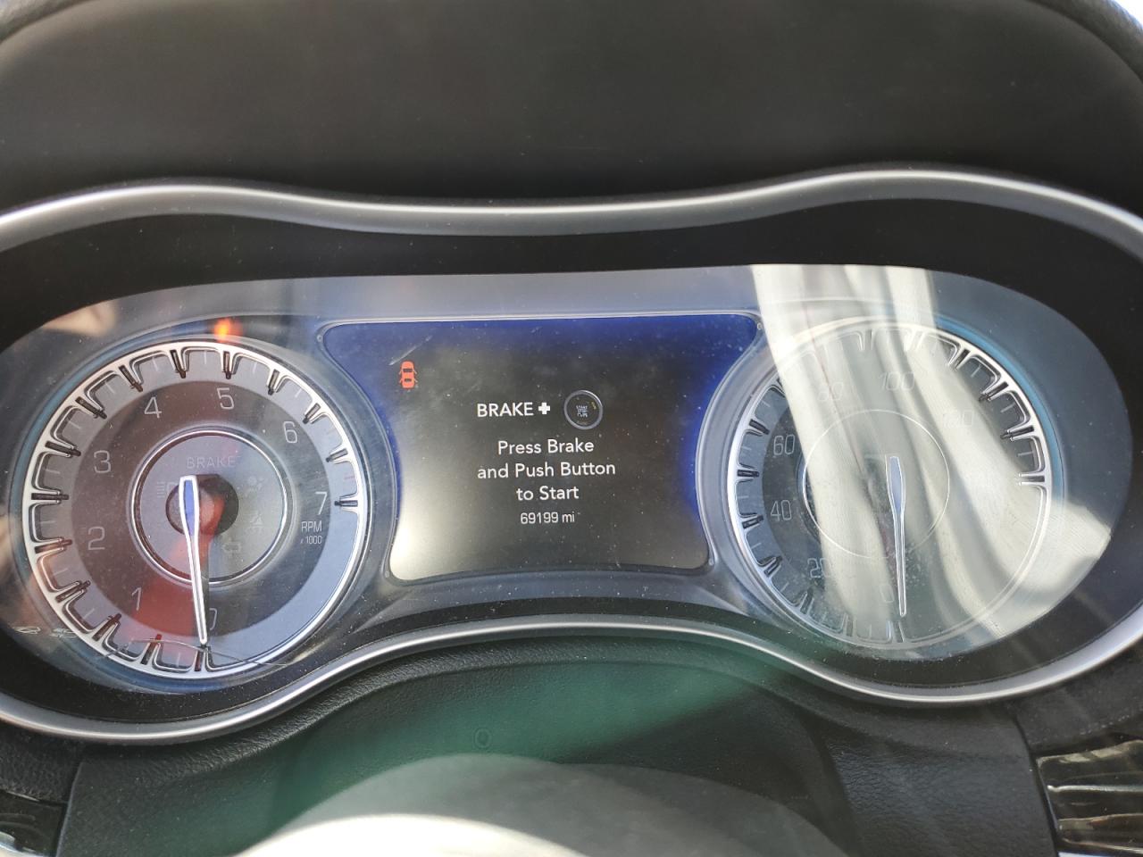 2021 Chrysler 300 - Image 9