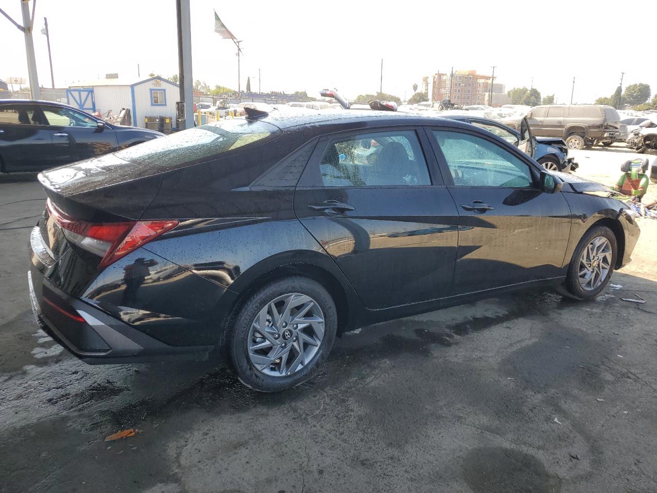 2024 Hyundai Elantra - Image 3