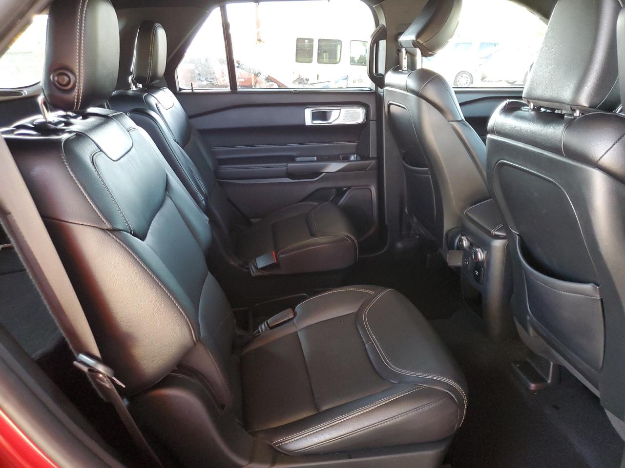 2020 Ford Explorer - Image 12