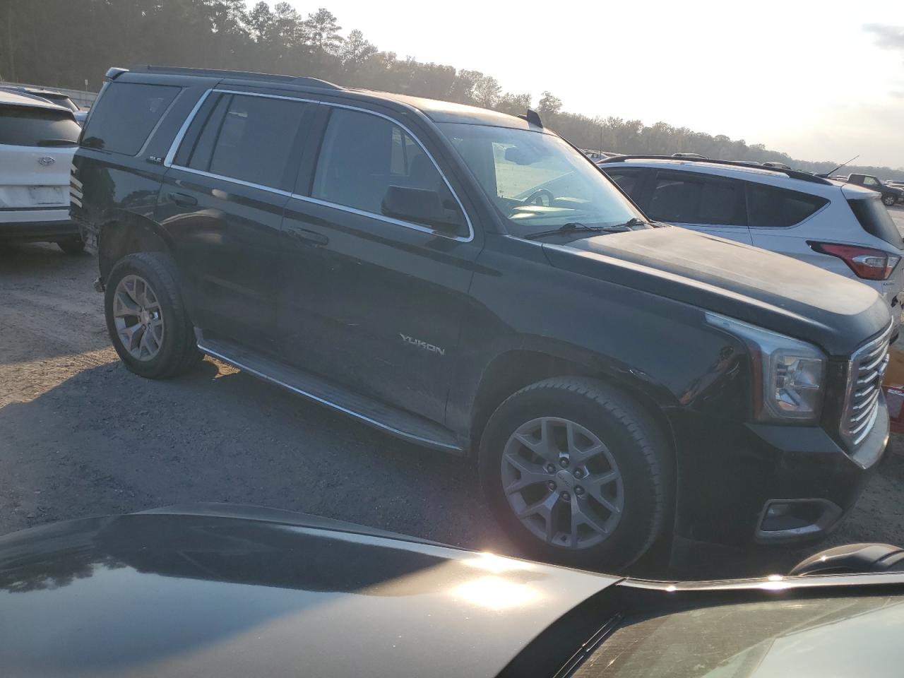 2017 GMC Yukon - Image 4