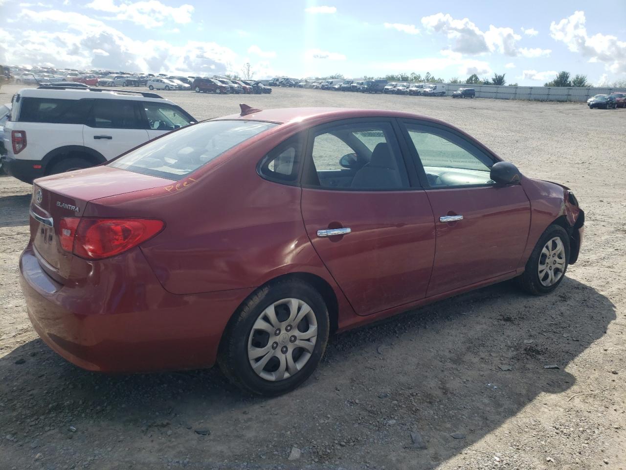 2010 Hyundai Elantra - Image 3