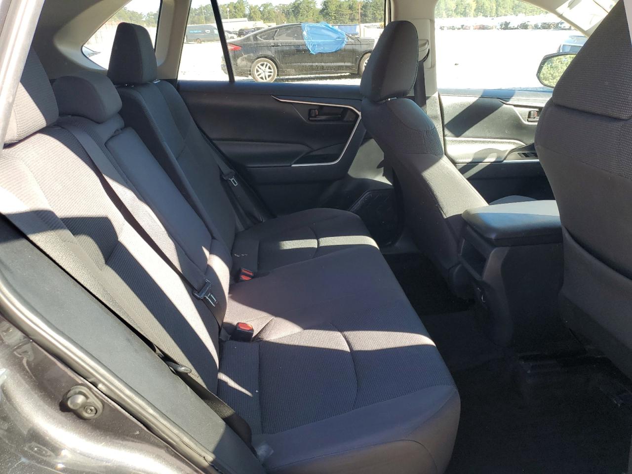 2019 Toyota RAV 4 - Image 12