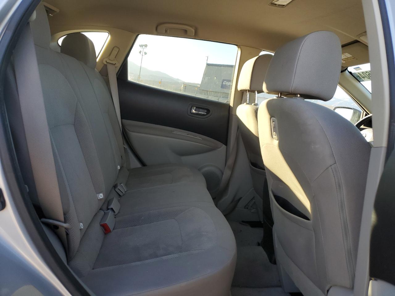 2015 Nissan Rogue - Image 10