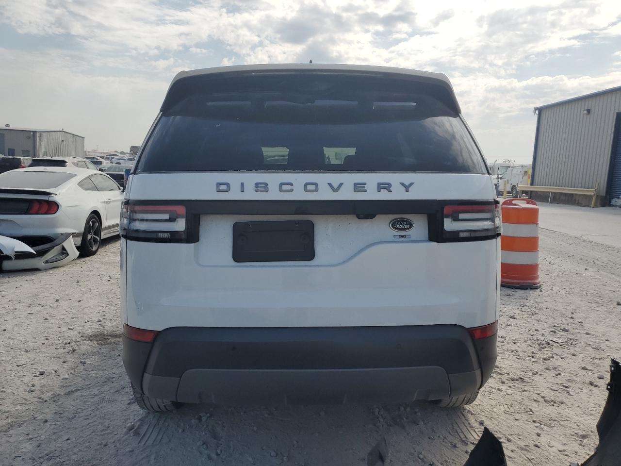 2019 Land Rover Discovery Se VIN: SALRG2RV8K2402359 Lot: 74765034