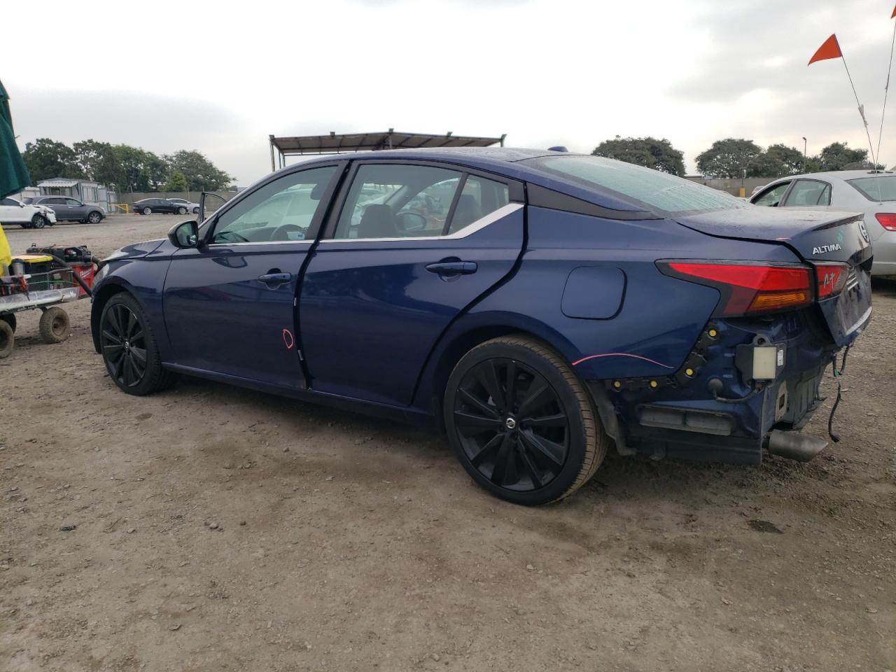 2021 Nissan Altima - Image 2