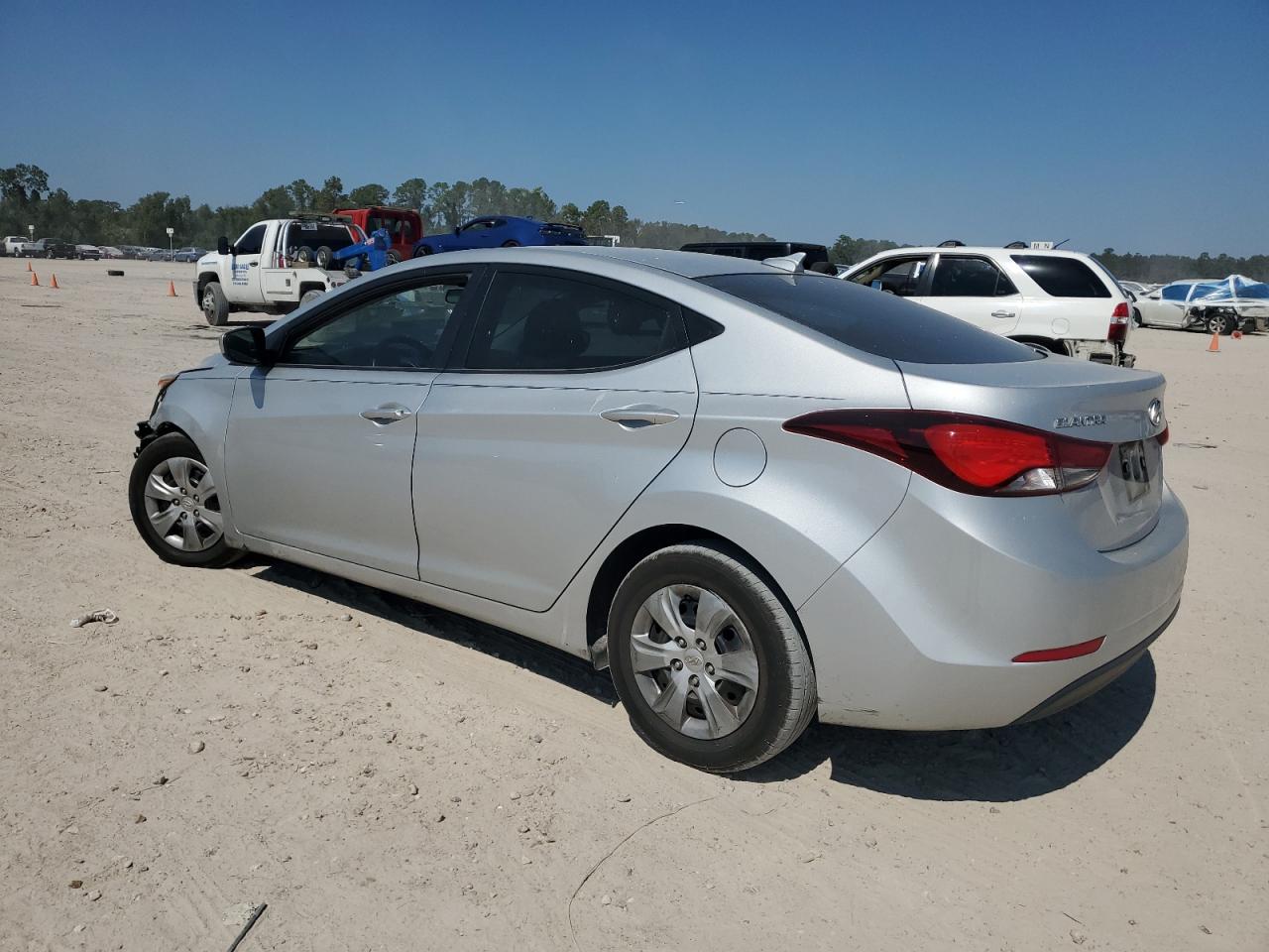 5NPDH4AE2GH731277 2016 HYUNDAI ELANTRA - Image 2