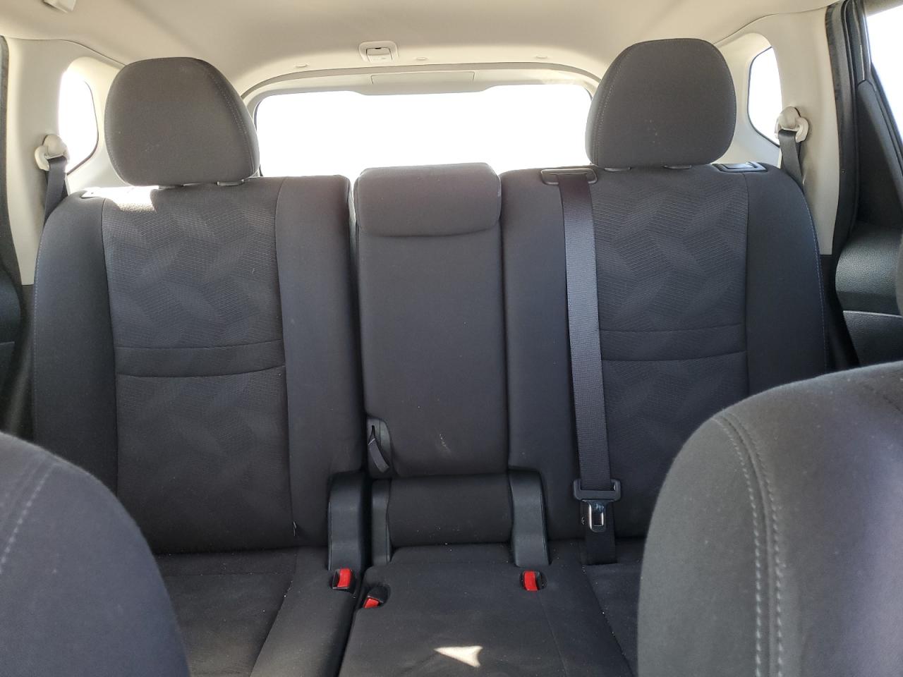 2016 Nissan Rogue - Image 10