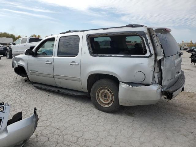  CHEVROLET SUBURBAN 2013 Серебристый