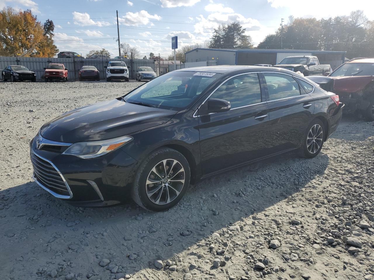 2016 Toyota Avalon - Image 1